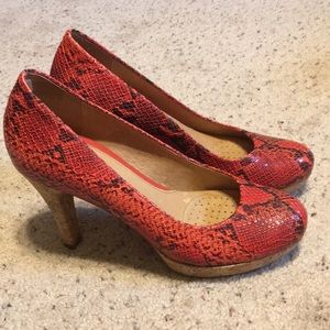 Women’s Nurture platform pumps